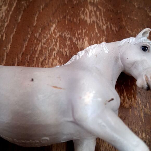 Schleich Stallion White Lipizzaner 2004 & Andalusian Stallion 2005 Retired - Picture 9 of 14